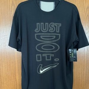 NWT! Girl’s/Women’s Nike Just Do It Shirt